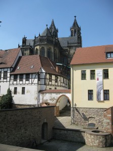 800px-Stadttor_Magdeburg